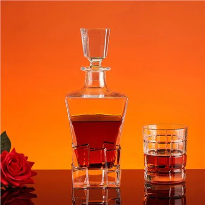 750 ml Antique Crystal Liquor boce